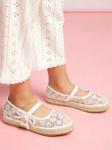 Mini mi Alpargatas blancas de estilo bohemio para niñas inspiradas en #CC, con tiras de lazo, encaje de perlas y yute, ideales para el parque de juegos y la escapada a la playa - Blanco - Ver 2