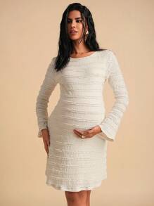 MaterniChic 孕妇纯色圆领修身优雅长袖连衣裙 - 白色 - 查看 2