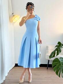 SHEIN Unity Vestido largo de línea A con hombro asimétrico y cintura - Azul - Ver 3