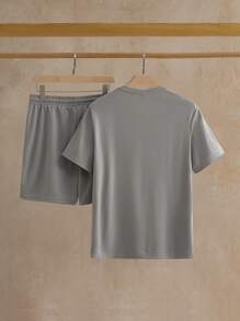 Manfinity VCAY Conjunto de verano para hombre con camiseta con detalles de parches y pantalones cortos con cintura de cordón