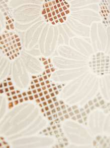 Aveloria Rosie 适合婚礼派对宾客的优雅夏装，精致的向日葵刺绣，收腰短袖连衣裙 - 白色 - 查看 7