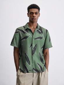 Maija Men's Leaf Print Single Breasted Short Sleeve Casual Shirt, Summer - Coffee Brown - View 3