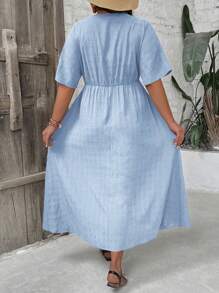 SHEIN VCAY Vestido casual de talla grande para mujer con cuello en V, unicolor, manga de murciélago y plisado