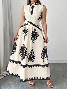 SHEIN Tall Bộ đồ 2 món in kỹ thuật số dệt kim không tay buộc dây phía trước cỡ lớn cho nữ và chân váy midi bồng bềnh phong cách Bohemian, trang phục nghỉ dưỡng thường ngày - Màu be - Xem 3
