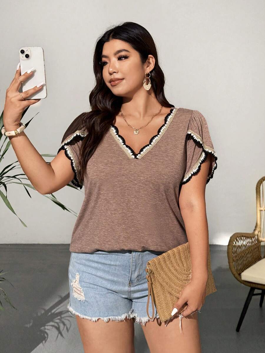 Calvaya 撞色饰边 V 领喇叭袖休闲修身舒适针织大码夏季 T 恤 - 卡其色 - 查看 1
