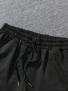 Manfinity Roghcode Men's Solid Color Drawstring Waist Pocket Loose Casual Shorts - Black - View 6
