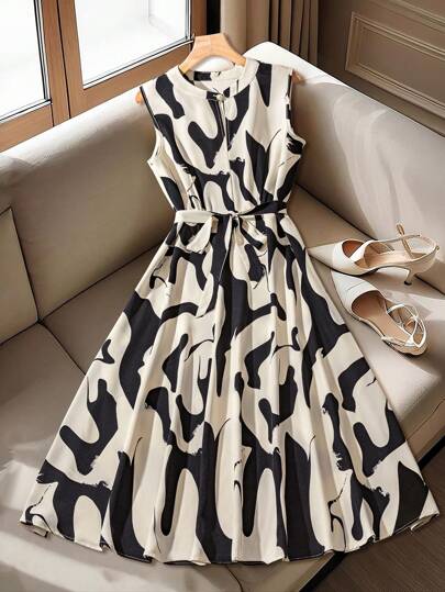 Franclia 黑白抽象印花立领无袖系带连衣裙