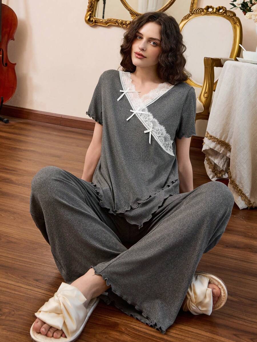 Côtesoire Romantic Soft Bowknot Asymmetric Lace Trim V-Neck Milk Silk Ladies Sleepwear Short Sleeve Pants Set - Dark Grey - View 1