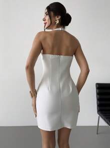 Firerie Vestido mini de mujer con corte en la cintura, escote halter sin mangas, con cuentas, en línea A, blanco, vestimenta casual de playa para vacaciones, elegante para graduación, uso diario, viajes de aeropuerto - Blanco - Ver 9