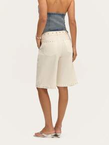 Nöista Short bermuda blanco a medida con cinturón - Short bermuda blanco a medida elegante con cinturón a juego, adecuado para estilos veraniegos casuales pero refinados. - Blanco - Ver 2