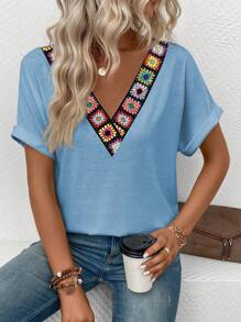 SHEIN LUNE تيشيرت نسائي قصير الأكمام بطباعة جرافيك بياقة على شكل حرف V، صيفي