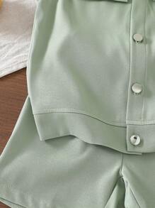 SHEIN Set 3 buc ținută pentru băiat tânăr - tricou cu mânecă scurtă cu umăr alb, vestă verde utilitare, aspect elegant și practic