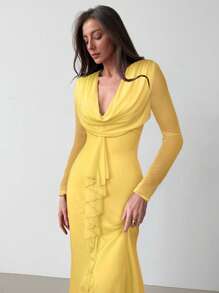 Aloruh Gaun Maxi Seksi Wanita dengan Leher Berpotongan Rendah dan Detail Draping, Liontin, dan Hem Berumbai dari Jala untuk Pesta Natal. - Kuning - View 3