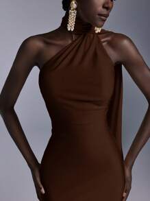 Elitara Elegant, Glamorous, And Stylish, This Coffee-Brown Knit Dress Features A Deep Backless Design, A Flowing Ribbon Neckline, And A Fitted Mermaid Silhouette With A Long Train. Suitable For Formal Occasions Such As Weddings, Cocktail Parties, Balls, And Elaborate Evening Gowns. - Brown - View 8