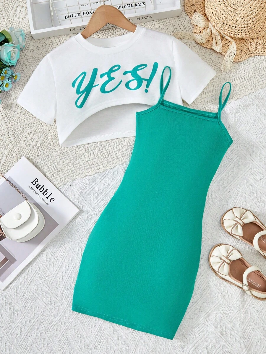 Sparklyn Set de 2 piezas de camiseta corta casual de verano con estampado de letras y vestido de camisola para niña preadolescente - Multicolor - Ver 1