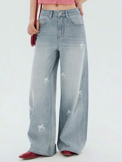 DAZY 女式休闲直筒牛仔裤，饰有水钻蝴蝶结和花卉印花，休闲舒适