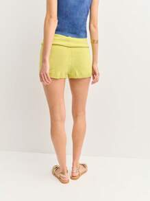 Nöista 可爱的针织短裤，搭配翻折腰带和前系带设计。非常适合休闲装、休闲穿着，或搭配针织上衣，打造可爱舒适的造型。 - 綠色 - 查看 2