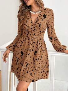 SHEIN Frenchy Đầm midi tay loe cổ chữ V in họa tiết tương phản toàn bộ eo thắt eo - Cà phê - Xem 5