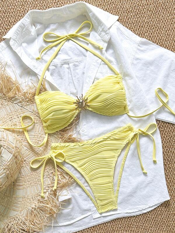 Swim Mod Conjunto de bikini amarillo con tela texturizada, hebilla metálica y lazos laterales, ideal para el verano y las vacaciones en la playa