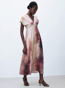 Maija 女式扎染印花不对称领口百搭休闲都市时尚夏装，优雅修身腰部设计，V 领和前褶设计，适合音乐会和日常穿着女装优雅礼服工作夏装女装夏装女装生日优雅知性女婚礼宾客礼服浪漫美丽法式休闲高端知性优雅老钱风格邮轮服装度假装优雅知性女婚礼宾客礼服浪漫美丽法式休闲高端知性优雅老钱风格邮轮服装度假装，女士连衣裙夏季扎染连衣裙长裙真丝连衣裙扎染长裙 - 彩色 - 查看 3