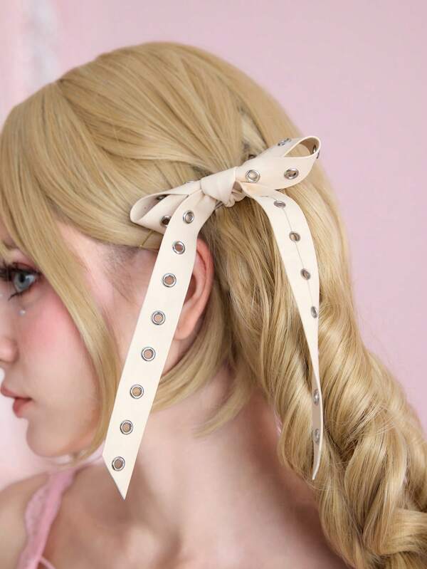 ROMWE Grunge Punk 1 件朋克风格白色大蝴蝶结长丝带发夹，Y2K 前卫圆形空心铆钉鸭夹，小众设计发夹配件爪夹发夹发夹