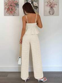 Siren Gaze 2件套女士纯色荷叶边下摆吊带背心和裤子套装 - 杏色 - 查看 3