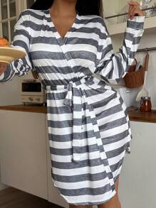 SHEIN Plus Size Comfortable Casual Striped Print Bathrobe, Cozy And Elegant Details, Fall & Winter - Multicolor - View 5