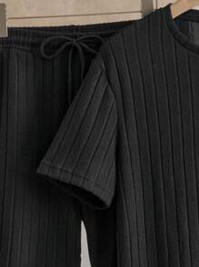 Manfinity VCAY 男士素色T恤和腰部抽繩短褲