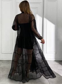 RueChic Robe texturée transparente, motif nid d'abeille, devant boutonnage, style manches longues, détail de jupe à volants, tissu semi-transparent, collection du soir, matériau de qualité supérieure, design pour porter en soirée, coupe moderne, mode romantique, parfait pour les événements du soir, look élégant, mode contemporaine, pièce phare, article de mode, tenue de soirée de luxe, indispensable saisonnier, style pour occasions spéciales, design sophistiqué