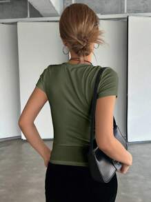 DAZY Camiseta de manga corta de mujer de cuello redondo sencilla, informal y suelta, de unicolor y acanalada - Verde militar - Ver 2