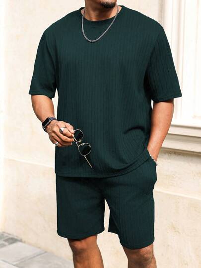 Manfinity Homme Zestaw męski plus size, jednokolorowy, z krótkim rękawem, T-shirt i spodenki