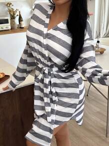 SHEIN Plus Size Comfortable Casual Striped Print Bathrobe, Cozy And Elegant Details, Fall & Winter - Multicolor - View 6