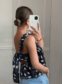 SHEIN Frenchy 女士度假印花编织提花后系带荷叶边下摆背心，夏季度假露背欧洲夏季露背上衣，碎花图案狂欢上衣狂欢伊比沙岛海滩可爱外出上衣生日度假 - 黑與白 - 查看 5