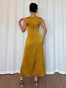 Chiquease 优雅低胸腰部金属装饰开衩芥末黄纯色女式连衣裙 - 芥末黃 - 查看 2