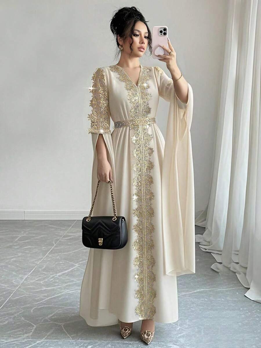 Rafferiza 中东风格女式拼布超长袖阿巴雅长袍，纯色蕾丝下摆长袍 - 杏色 - 查看 1