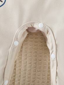 SHEIN Playful Pals 2 件白色和蓝色可爱大象印花新生儿长袖全长连体睡衣，简约时尚 - 卡其色 - 查看 4