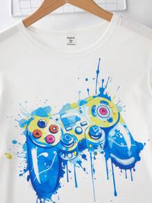 Set de 2 piezas de pijama para hombres jóvenes compuesto por camiseta de manga corta con gráfico de letras casual y pantalones cortos con estampa de videojuego