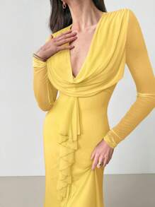 Aloruh Gaun Maxi Seksi Wanita dengan Leher Berpotongan Rendah dan Detail Draping, Liontin, dan Hem Berumbai dari Jala untuk Pesta Natal. - Kuning - View 5