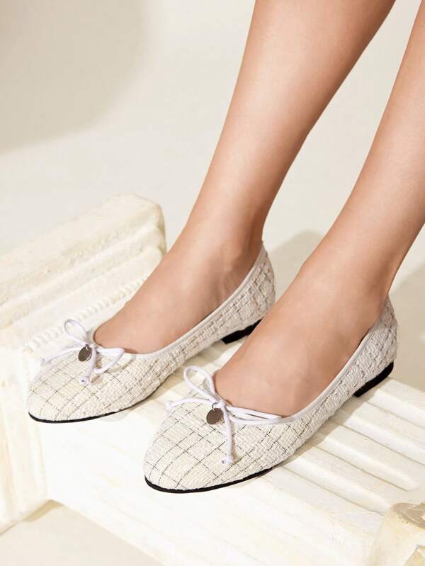 CUCCOO CHICEST Women's Fashion White Round Toe Bow Decor Ballet Flats, Comfortable For Commuting, Party, Shopping, Vacation