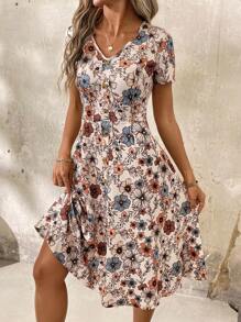 SHEIN Clasi Váy nữ cổ chữ V cài nút chấm bi đỏ thắt eo, quần áo mùa xuân, váy ngày lễ tình nhân, phong cách Boho, Vcay - Màu be - Xem 3