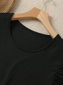 SHEIN LUNE Bộ 2 áo tay bồng màu trơn cỡ lớn và quần short họa tiết hoa, trang phục thường ngày cho kỳ nghỉ hè, trang phục mùa hè 2 món dành cho nữ - màu đen - Xem 3