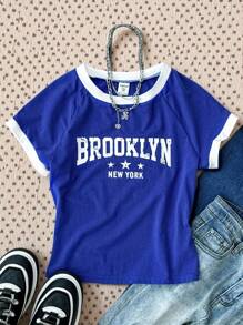 少女字母和旗帜印花短款紧身短袖 T 恤，撞色块，运动队制服，适合家庭户外春季野餐、日常穿着、运动比赛