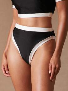 NYA SZN Costume da bagno bikini in blocchi di colore, rashguard, vacanza, outfit estivi da spiaggia per donna