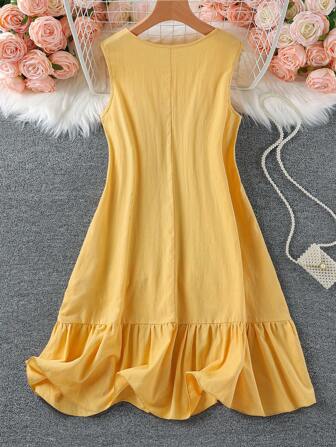 SHEIN LUNE Plus Size Women Summer Vacation Style Solid Color 3D Floral Decor Sleeveless Dress,Sundress,Summer Dresses For Women