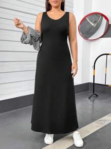 SHEIN Essnce 大码女装春夏时尚休闲宽松舒适日常修身黑白条纹短袖露脐上衣和黑色马甲长裙两件套，街头风，女士夏季穿搭，连衣裙套装，女士家居服套装 - 黑與白 - 查看 3