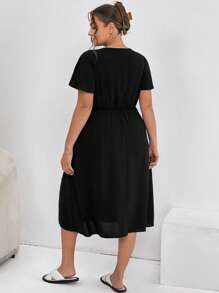 SHEIN Essnce Women's Plus Size Summer Casual Vacation Waist V-Neck Short-Sleeved Pocket Black Conservative Dress