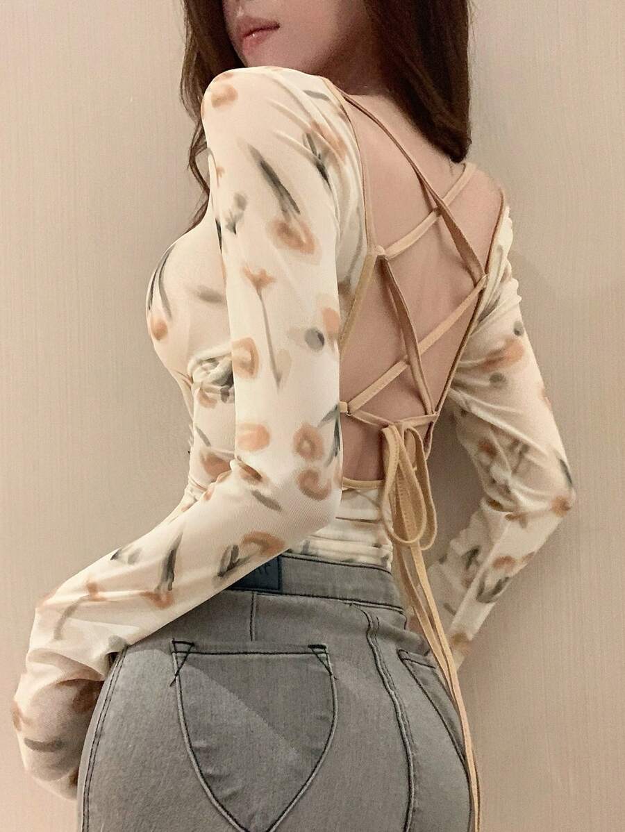 DAZY Áo kiểu nữ dài tay Encore màu đỏ in hoa toàn thân, khoét lưng, dây rút buộc phía trước, phối lưới tương phản, thích hợp cho mùa thu và lễ Phục sinh. - Màu be - Xem 1