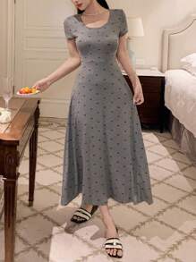 DAZY 蝴蝶印花修身短袖女式家居睡衣 - 灰色 - 查看 5