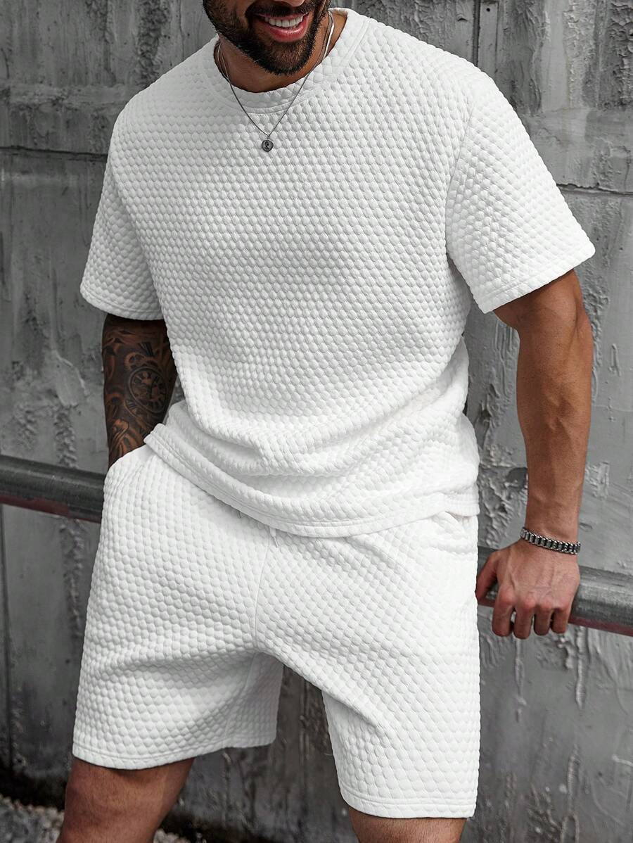 Manfinity Homme 大码男士纹理面料短袖T恤和短裤两件套休闲装