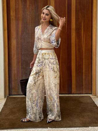 DAZY Set de 2 piezas, blusa de manga larga con escote en V y lazo, y pantalones de pierna ancha, con estampado floral para mujer